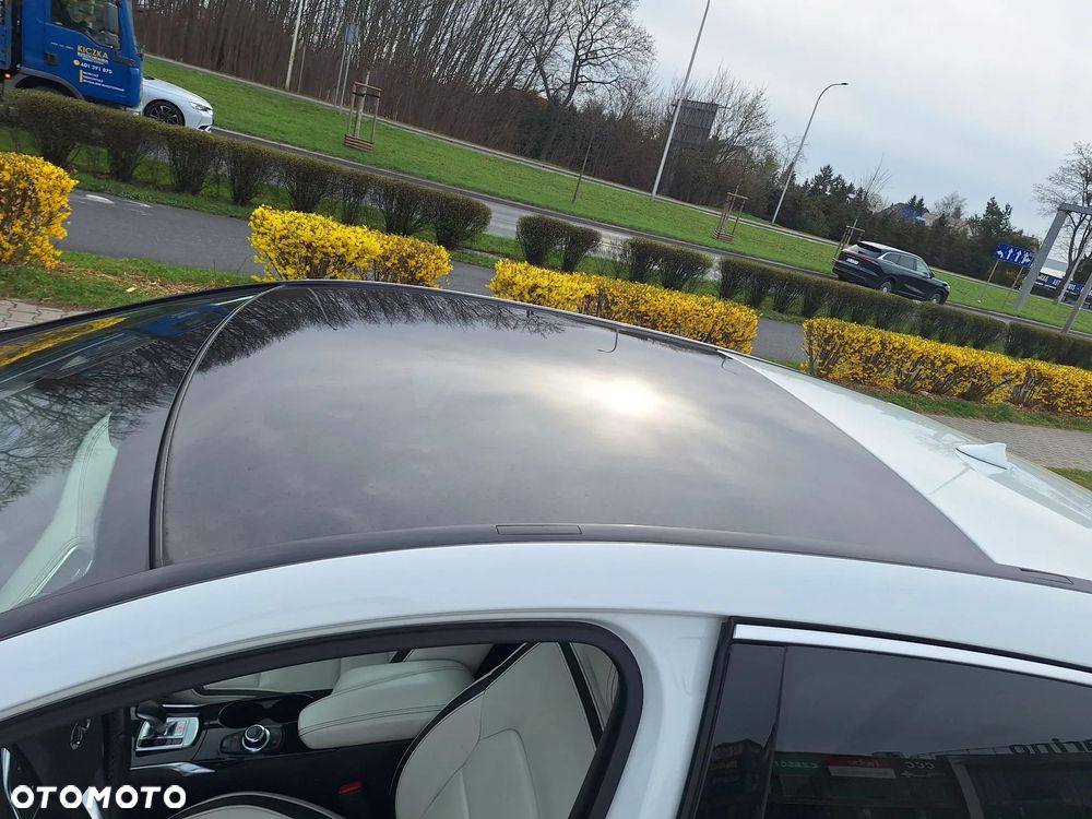 Infiniti Q30 1.6t Premium 7DCT - 34