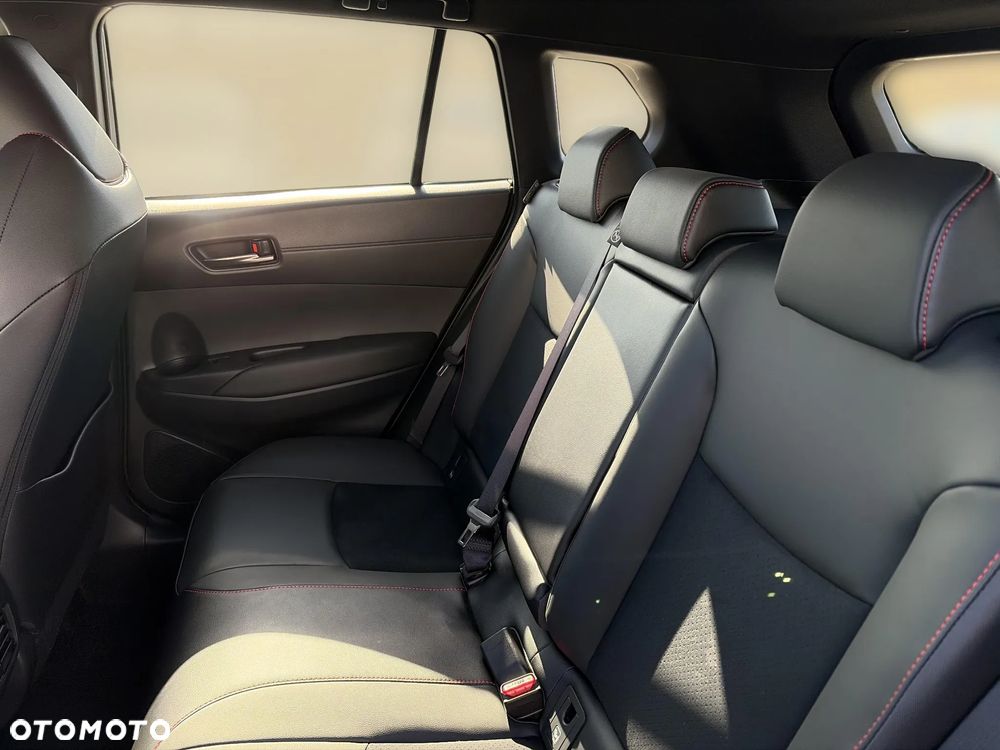 Toyota Corolla Cross 2.0 Hybrid GR Sport AWD - 14