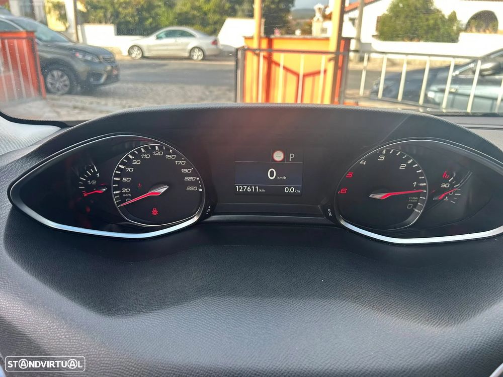 Peugeot 308 1.5 BlueHDi Allure Pack EAT8 - 30