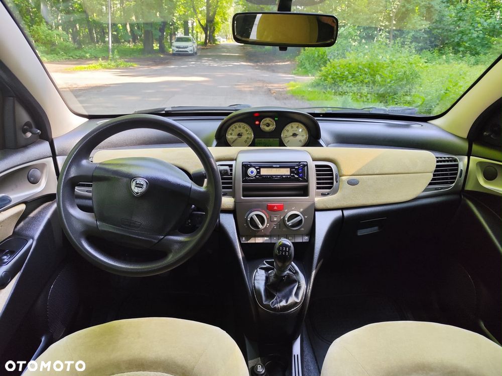 Lancia Ypsilon - 2