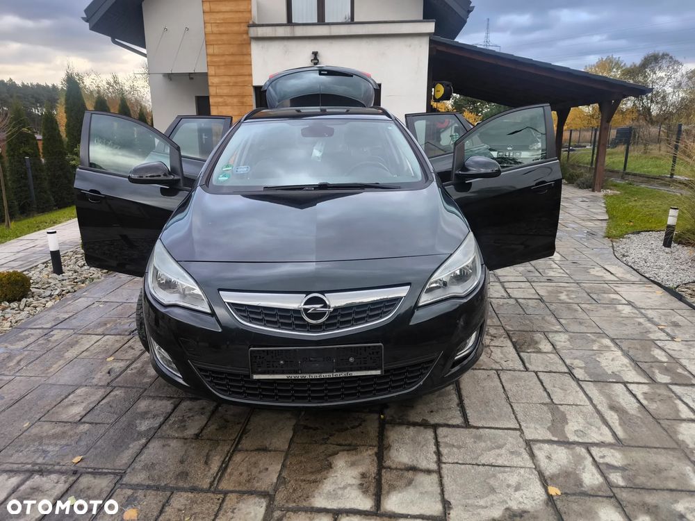 Opel Astra 1.4 Turbo 150 Jahre - 14