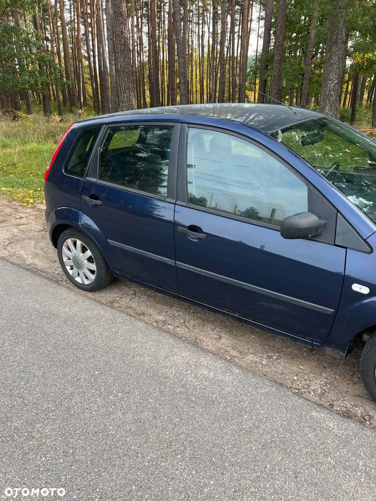 Ford Fiesta 2004 photo 5