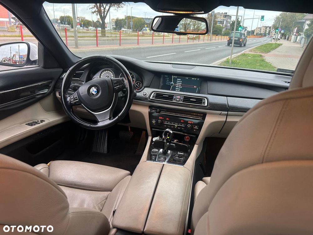 BMW Seria 7 740d xDrive - 12