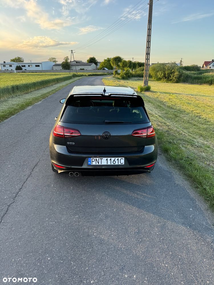 Volkswagen Golf - 4