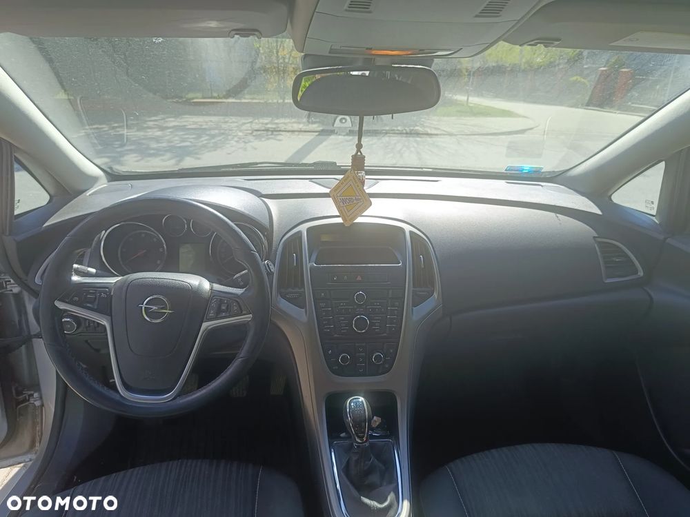 Opel Astra 1.7 CDTI DPF 150 Jahre - 8