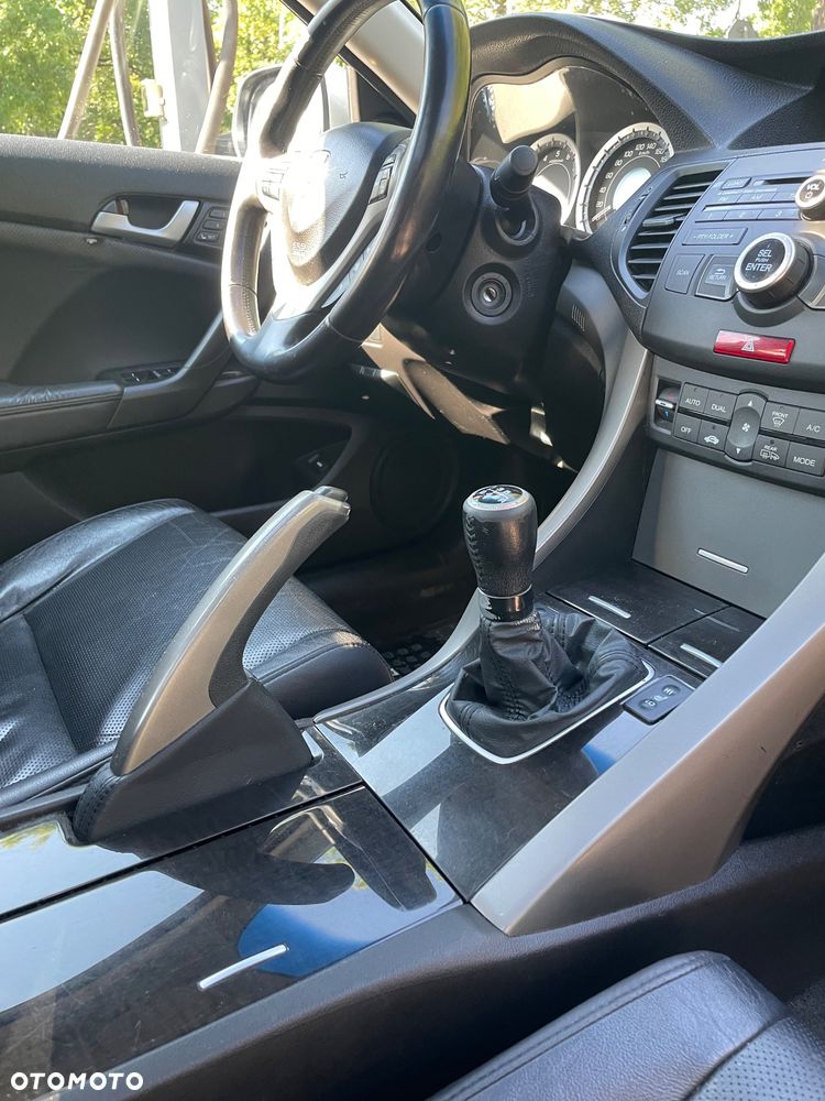 Honda Accord 2.0 Executive - 29