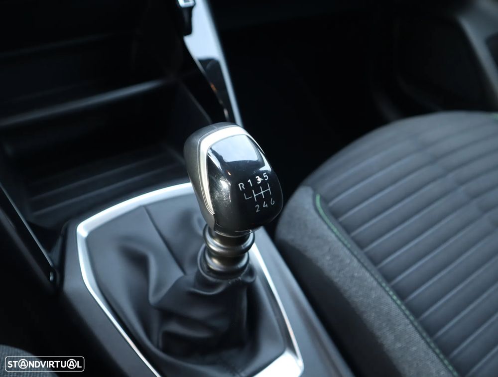 Peugeot 208 1.2 PureTech Active - 45