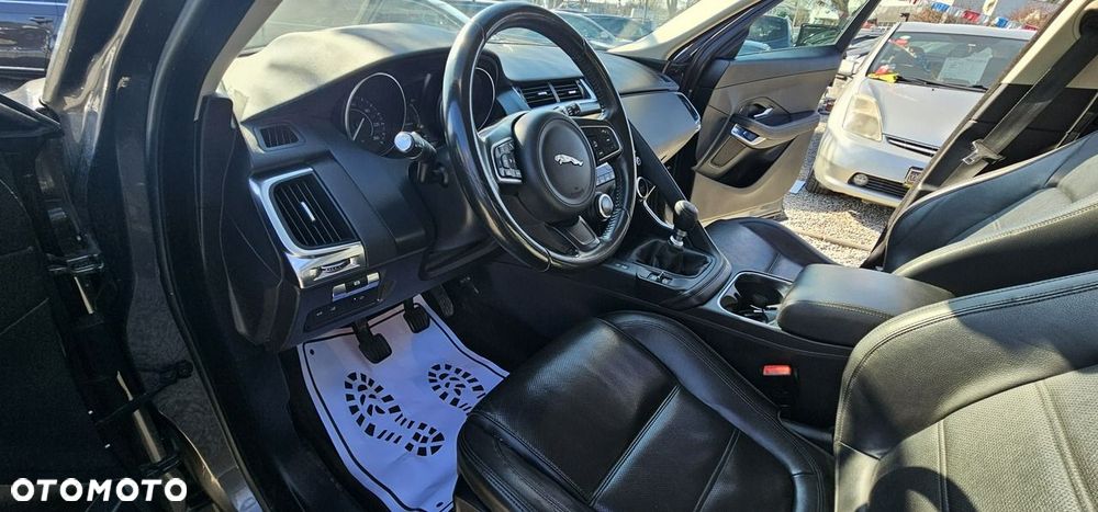 Jaguar E-Pace - 30