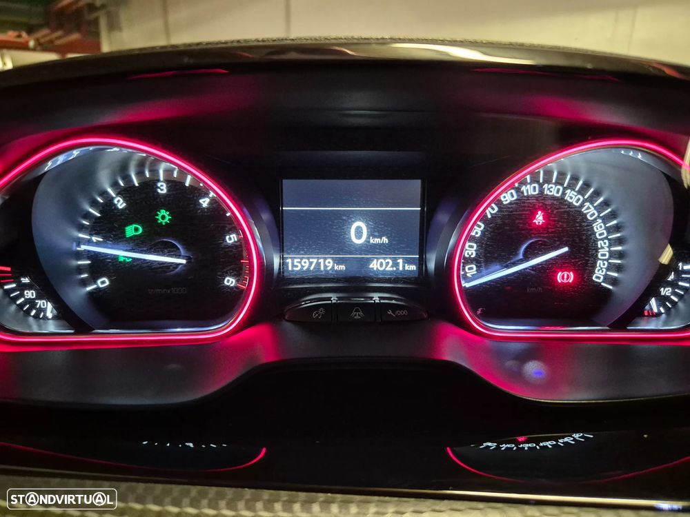 Peugeot 2008 1.6 BlueHDi GT Line - 17