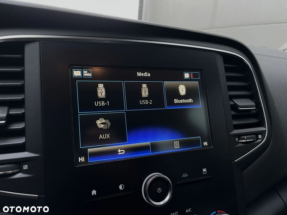 Renault Megane TCe 140 GPF LIMITED - 29