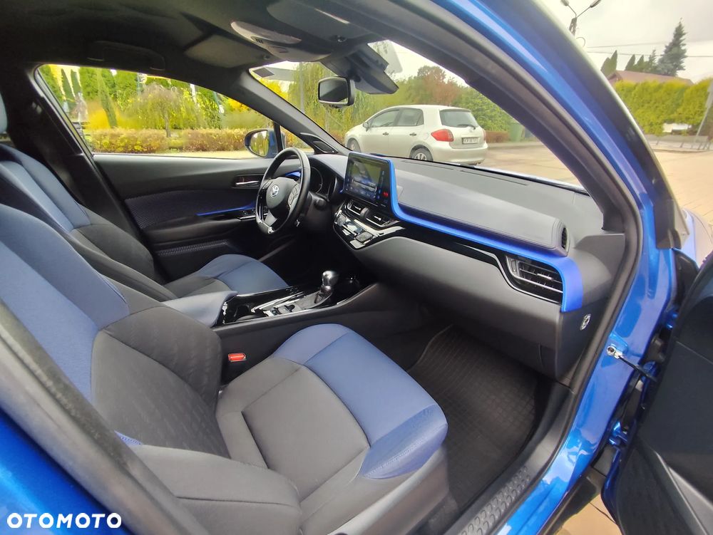 Toyota C-HR Hybrid Style Selection - 19