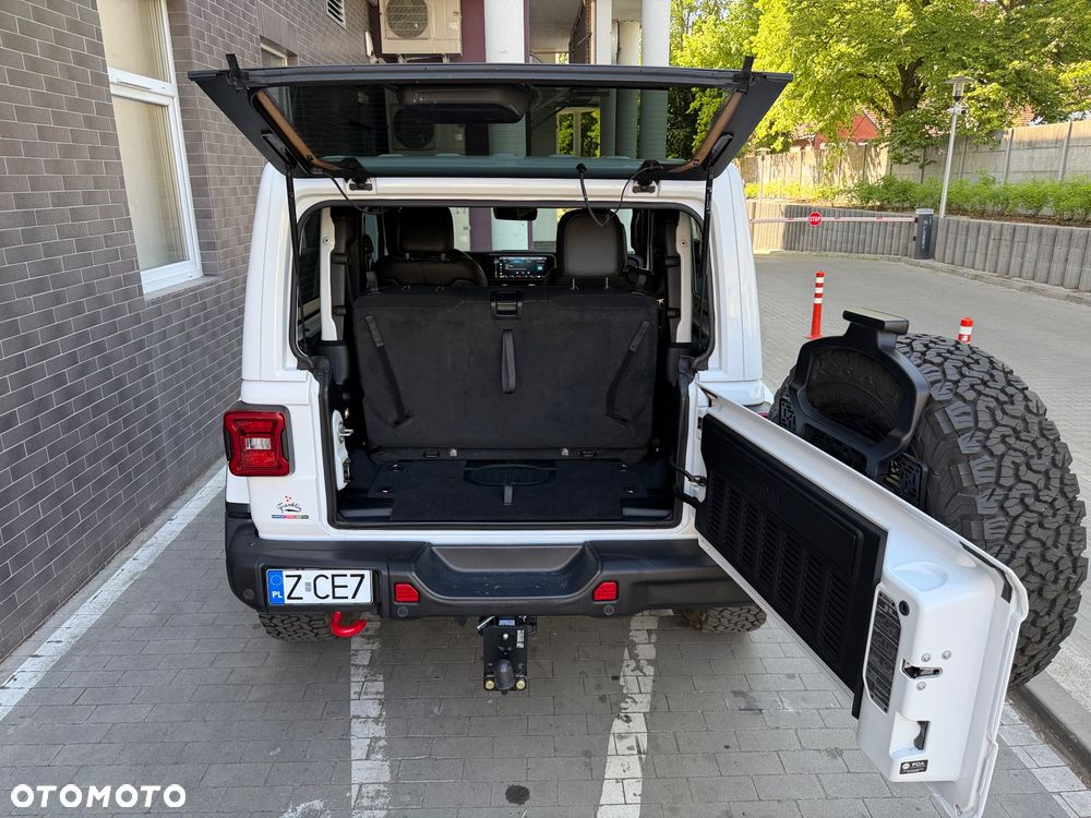 Jeep Wrangler - 34