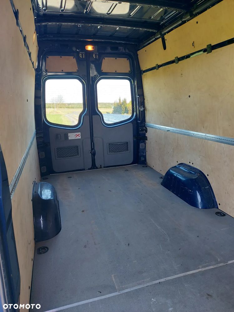 Mercedes-Benz Sprinter - 9