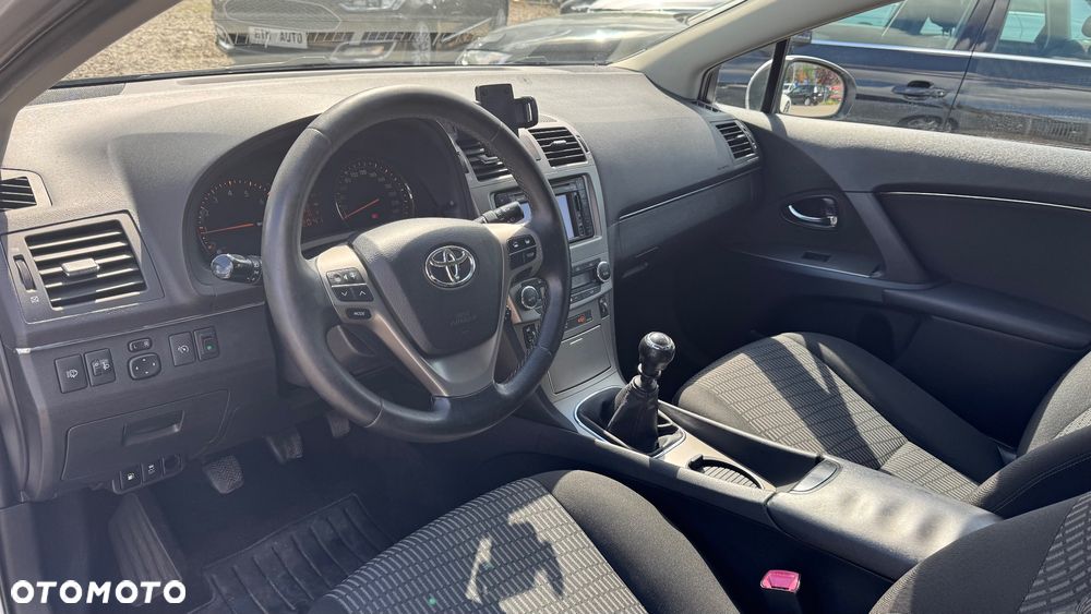 Toyota Avensis 1.8 Sol NAVI - 30