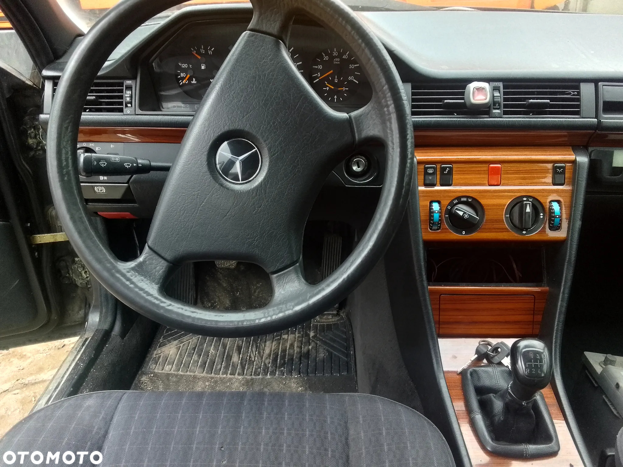 Mercedes-Benz W124 (1984-1993) - 16