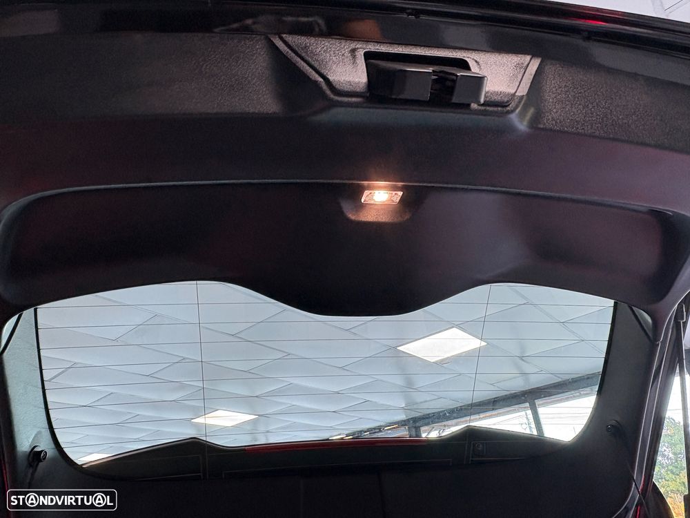 Volvo V40 2.0 D2 R-Design Momentum - 24