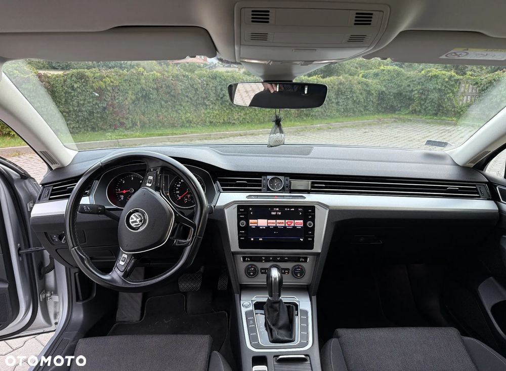 Volkswagen Passat - 15