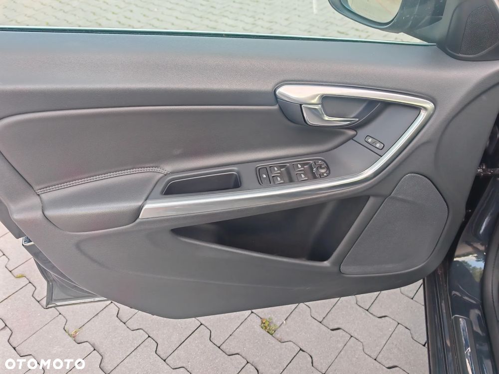 Volvo V60 D3 Momentum - 22