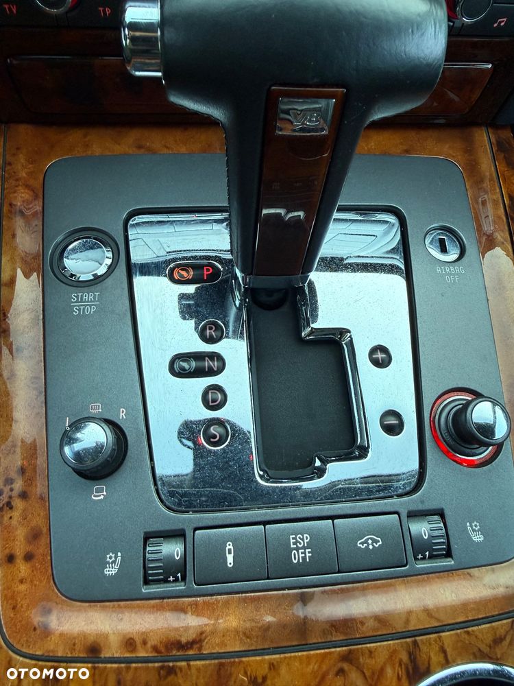 Volkswagen Phaeton 4.2 V8 4Mot (5 os.) - 26