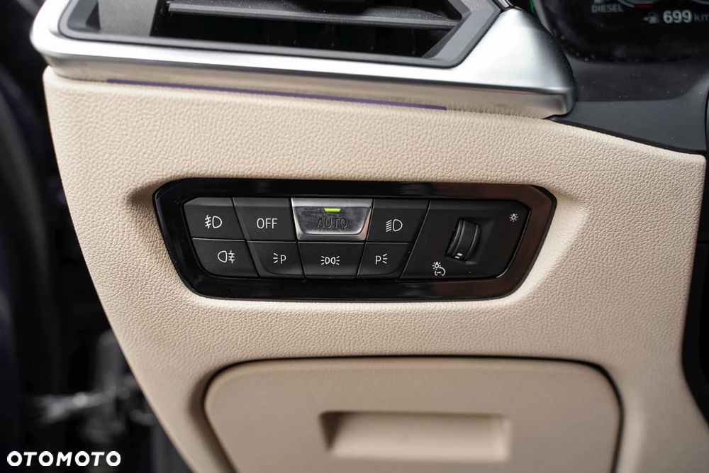 BMW Seria 3 330d xDrive mHEV M Sport - 20