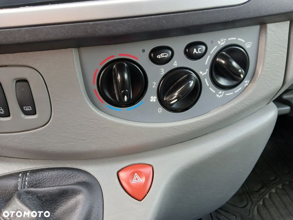 Opel Vivaro - 16