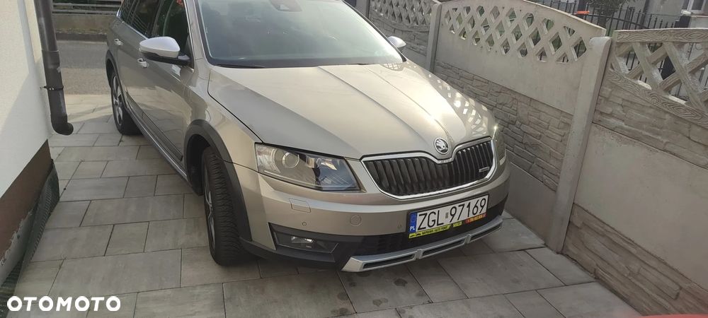 Skoda Octavia 2.0 TDI 4x4 DSG Scout - 5