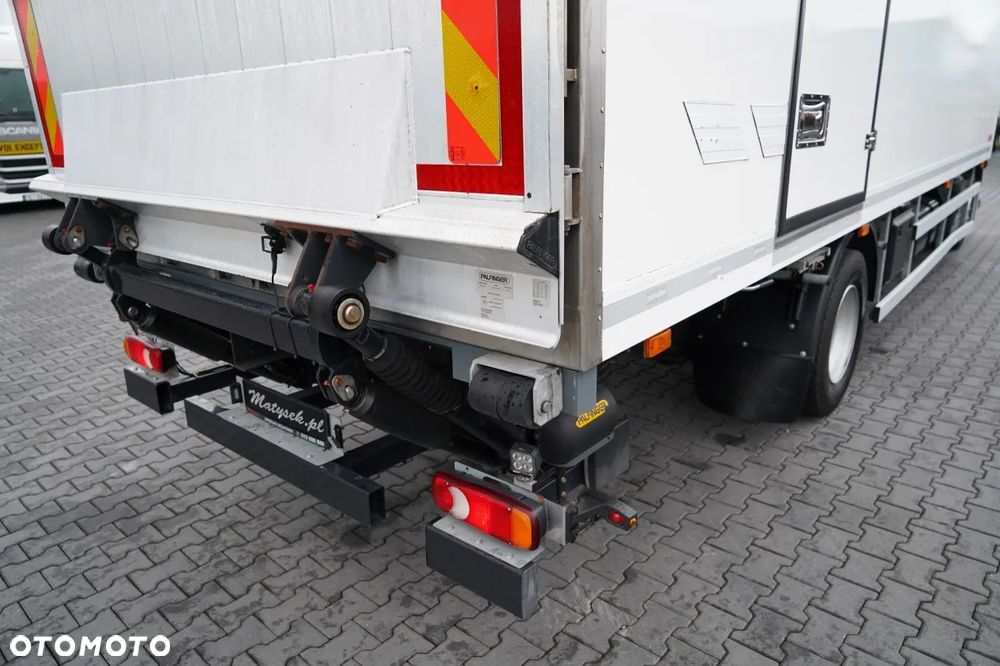 Renault D 250 / CHŁODNIA - 6,7 m / THERMO KING T 600R / + WINDA ZAŁADOWCZA PALFINGER / - 13