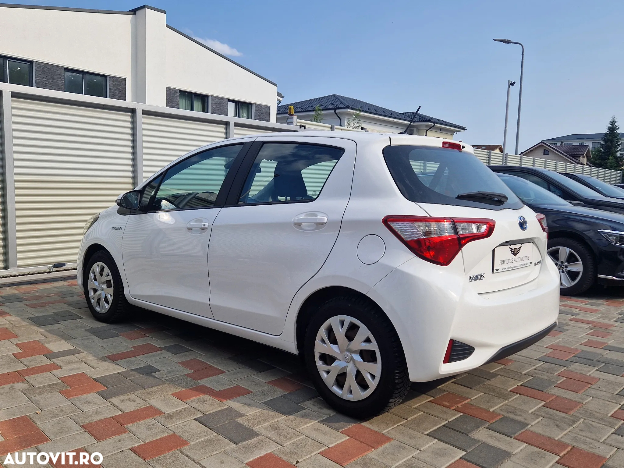 Toyota Yaris Hybrid 1.5 VVT-i - 6