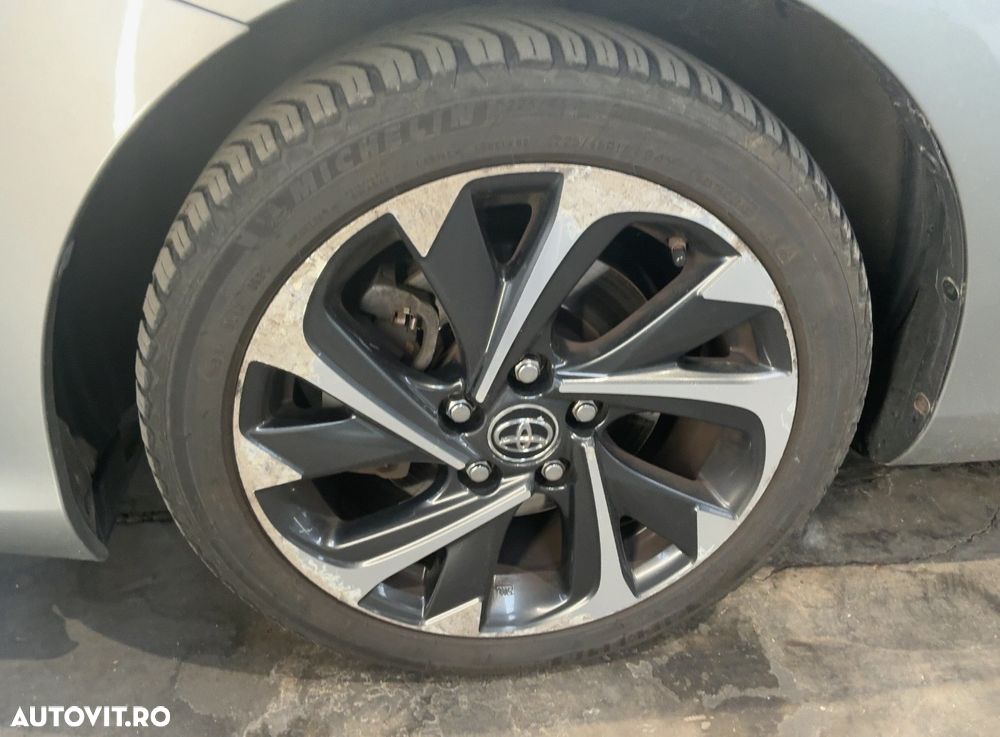 Toyota Auris 1.8 Executive - 7