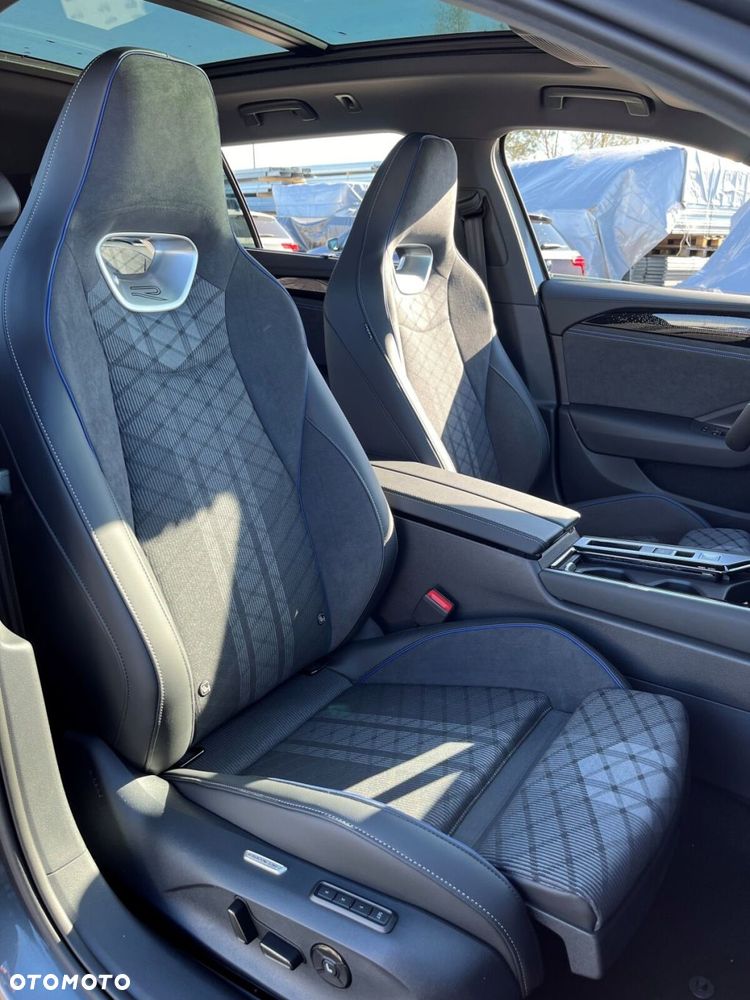 Volkswagen Passat Variant 2.0 TSI R-Line Plus DSG - 10