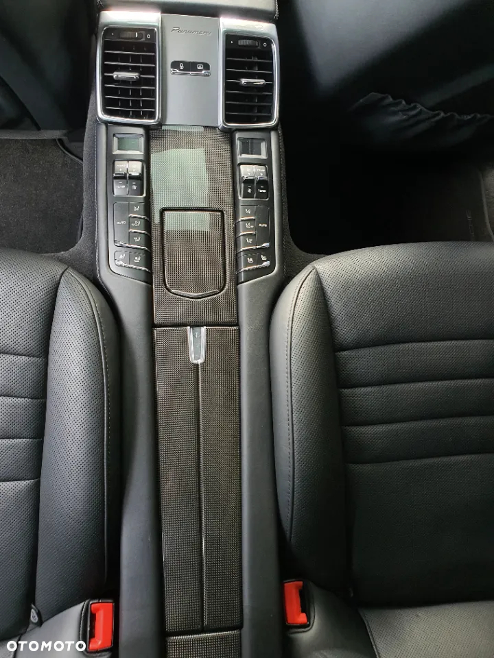 Porsche Panamera - 18