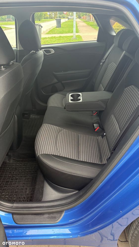 Kia Ceed - 27