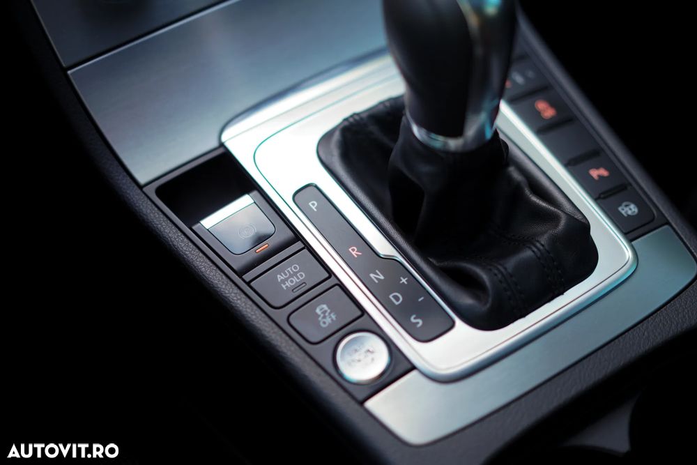 Volkswagen Passat CC 2.0 TDI DPF DSG - 24