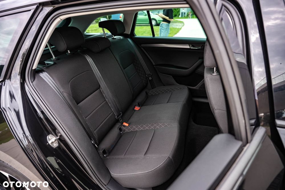 Skoda Superb 2.0 TDI Active DSG7 - 25