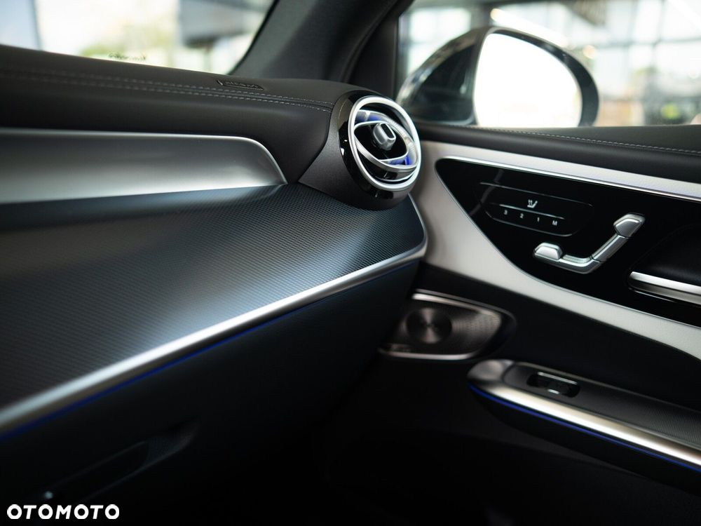 Mercedes-Benz GLC - 29