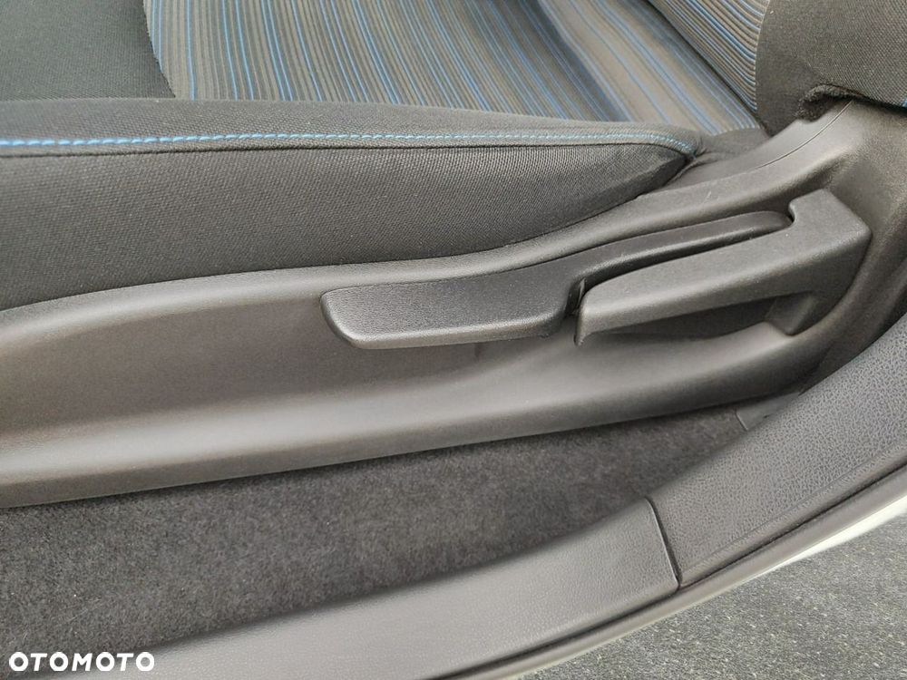 Nissan Leaf - 13