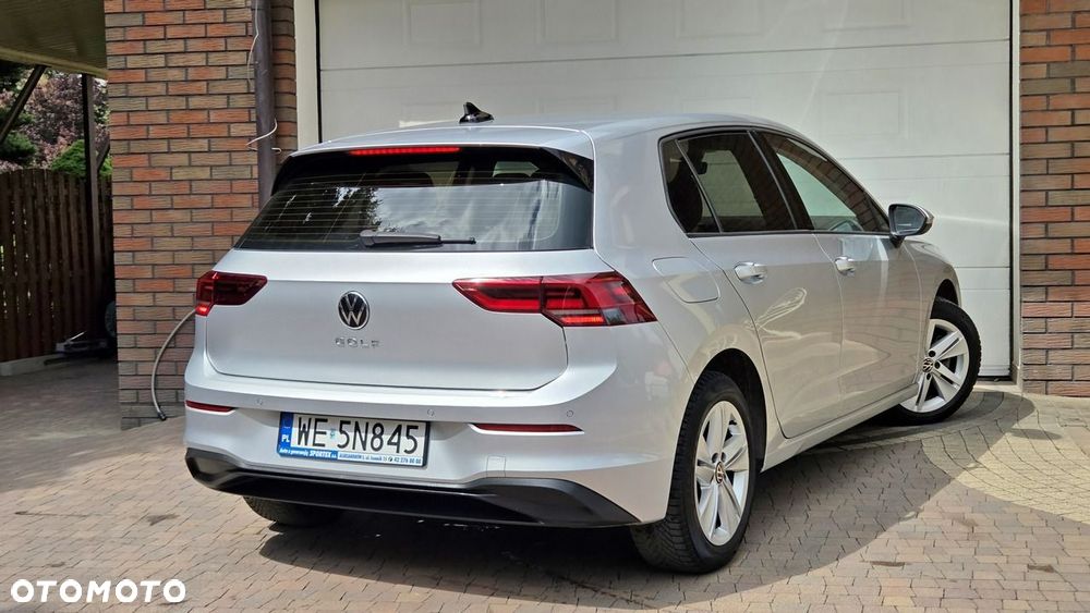 Volkswagen Golf - 8