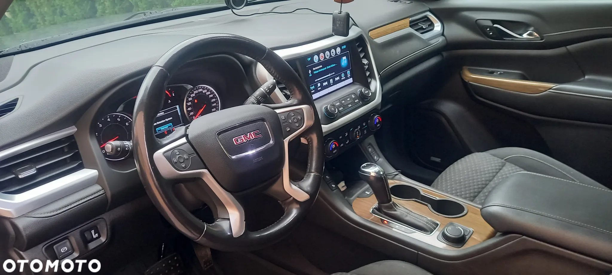 GMC Acadia - 8