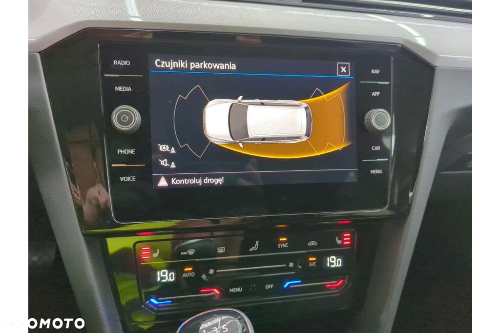 Volkswagen Passat - 8