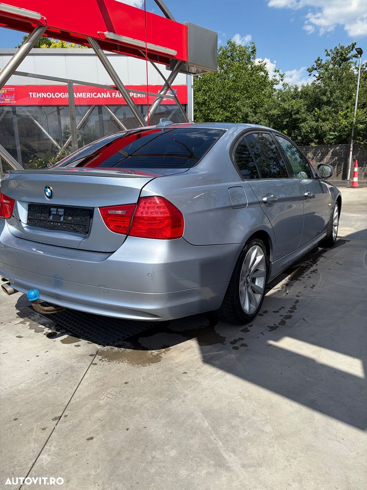 BMW Seria 3 320d DPF Aut. - 4