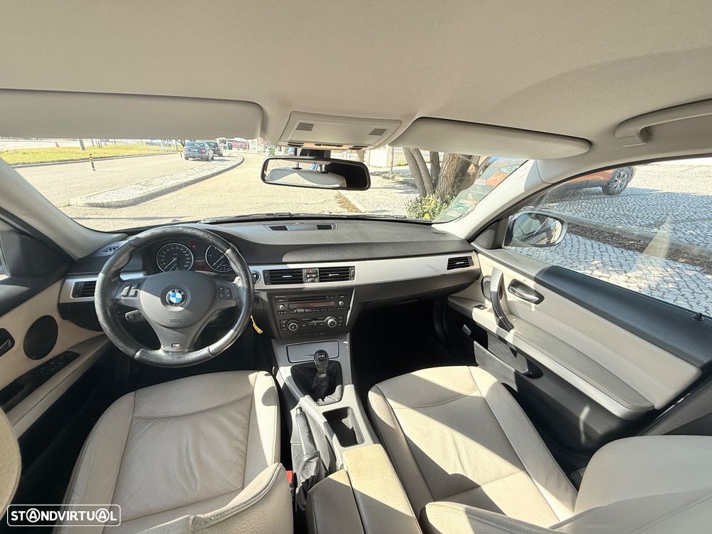 BMW 320 d Line Sport - 26