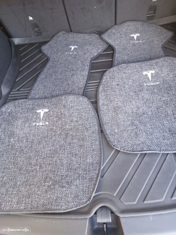 Tesla Model Y Long Range Tração Integral - 28