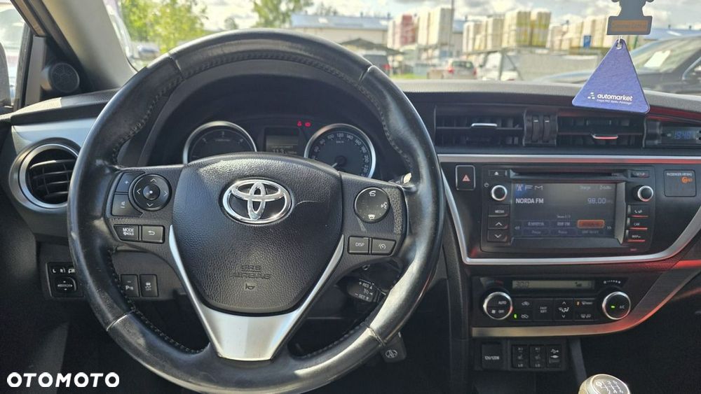 Toyota Auris - 10