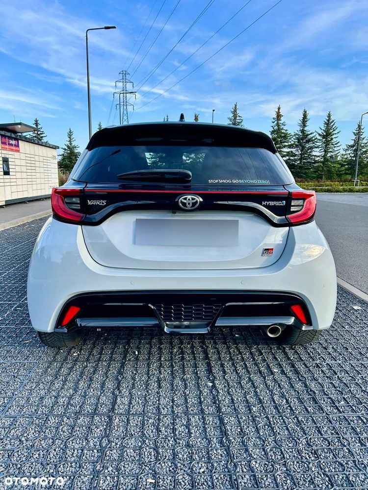 Toyota Yaris - 12