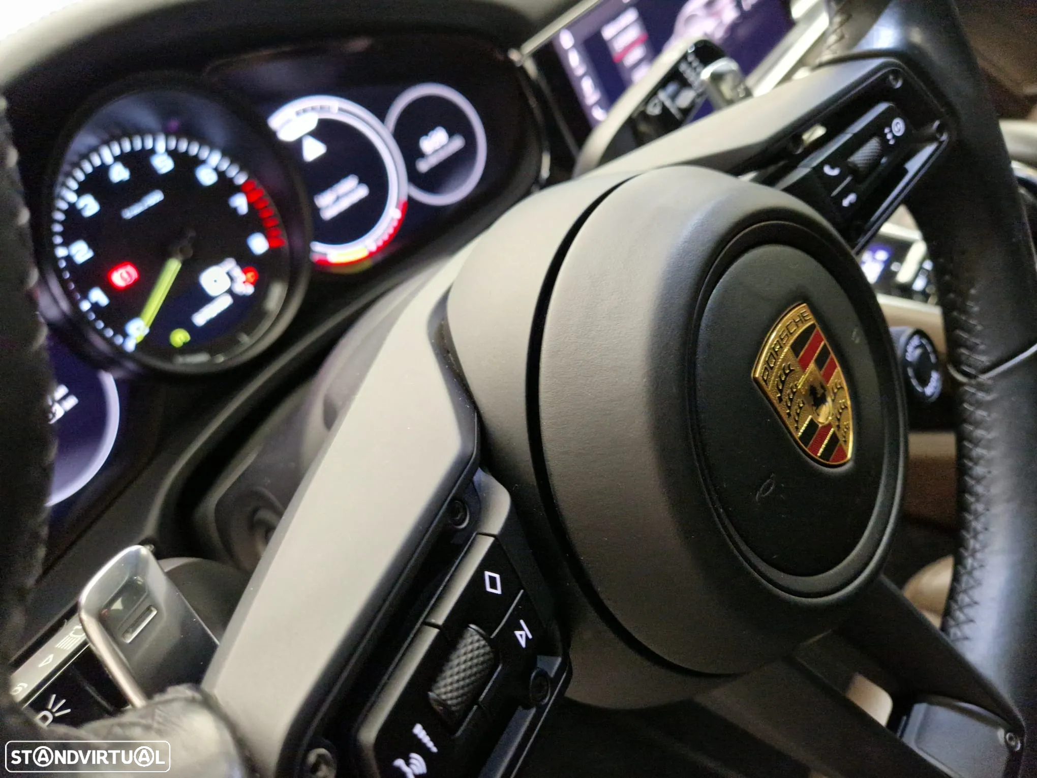 Porsche Panamera 4 E-Hybrid - 18