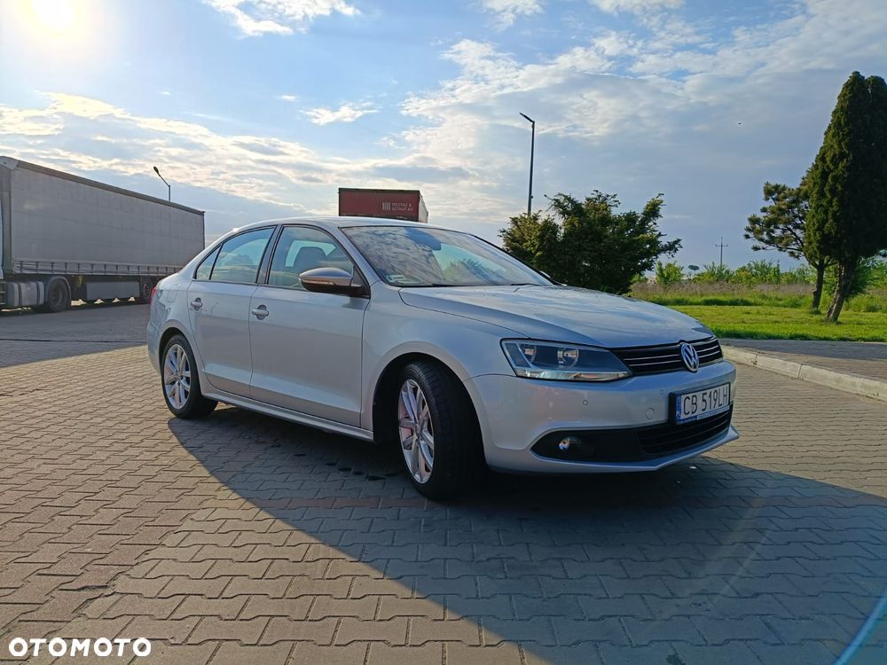 Volkswagen Jetta 1.2 TSI Comfortline - 4