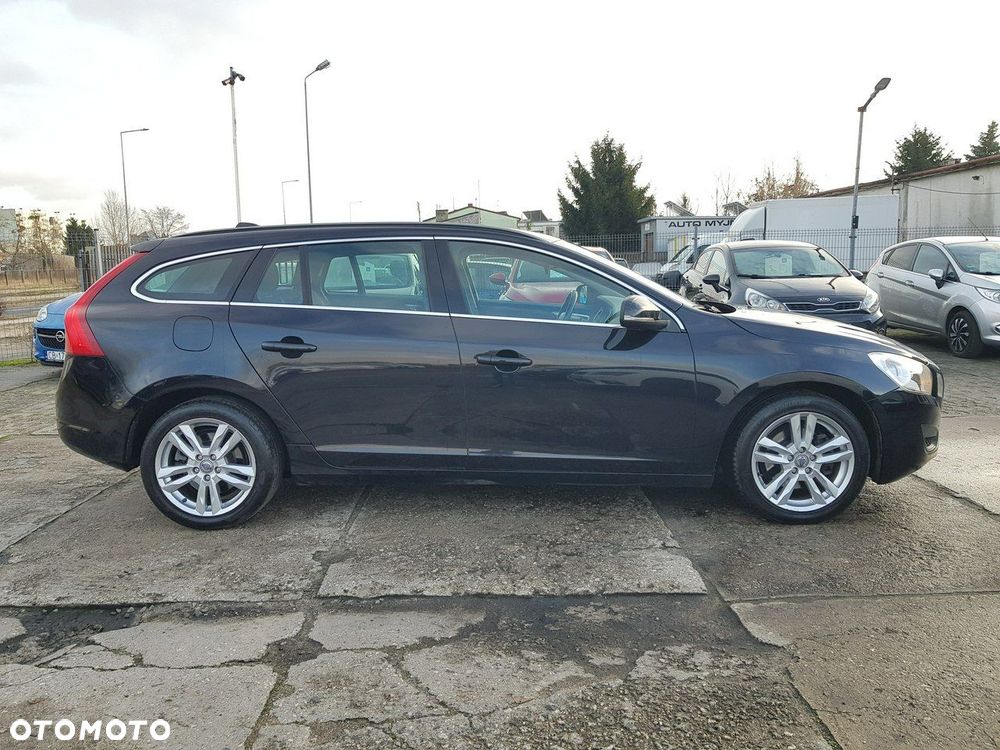 Volvo V60 D4 Momentum - 4
