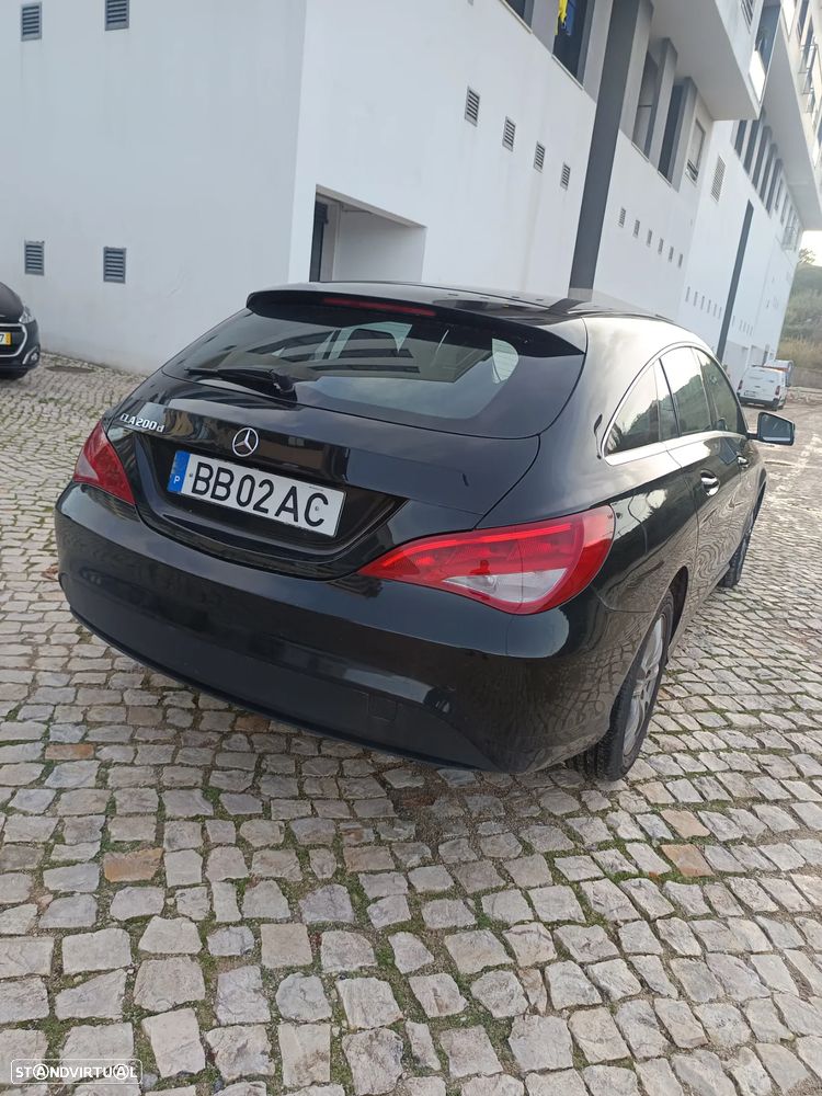 Mercedes-Benz CLA 200 Shooting Brake d 7G-DCT Urban - 2