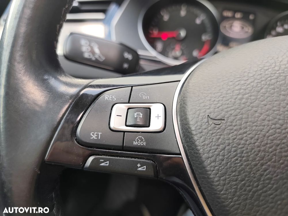 Volkswagen Passat - 19