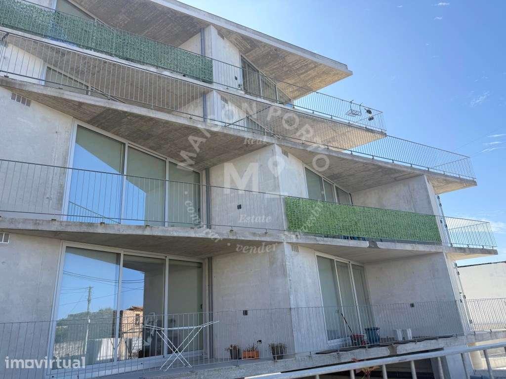 Apartamento T1 com Varanda, Vista Mar e Lugar de Estacionamento em ... - Grande imagem: 3/34